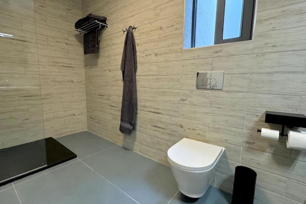 멜리에하 Lux Sea&Country Views With Pool 아파트 외부 사진