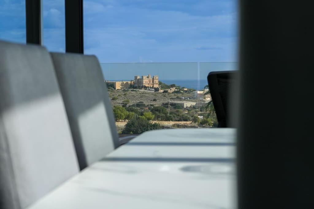 멜리에하 Lux Sea&Country Views With Pool 아파트 외부 사진