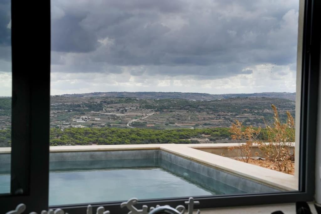 멜리에하 Lux Sea&Country Views With Pool 아파트 외부 사진