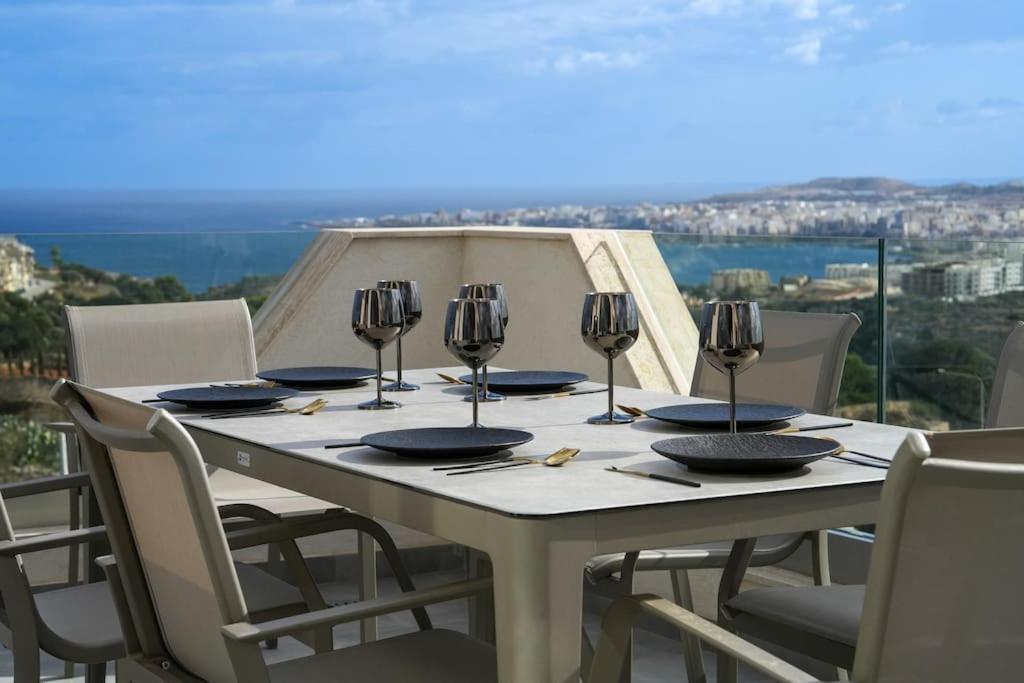 멜리에하 Lux Sea&Country Views With Pool 아파트 외부 사진